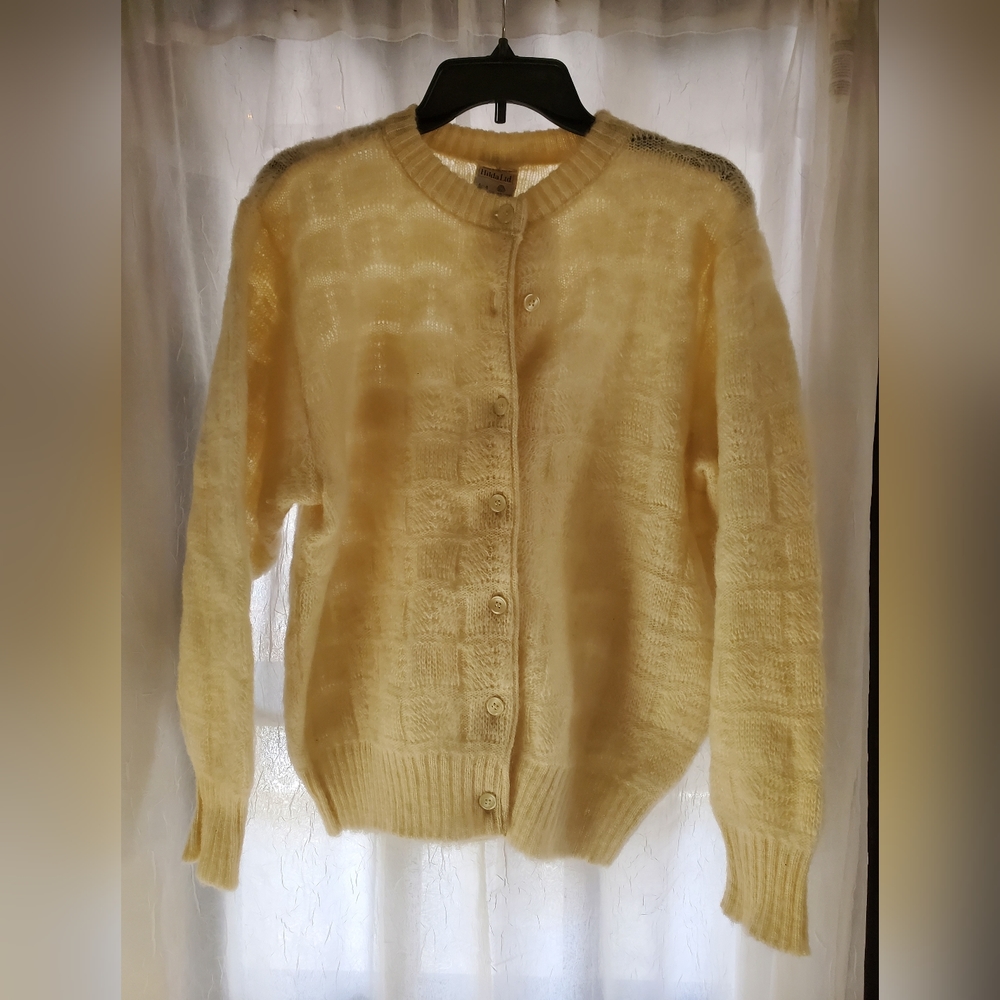 Vintage Hilda Ltd Cream-Colored 100% Wool Handmade Icelandic Button-Down Sweater